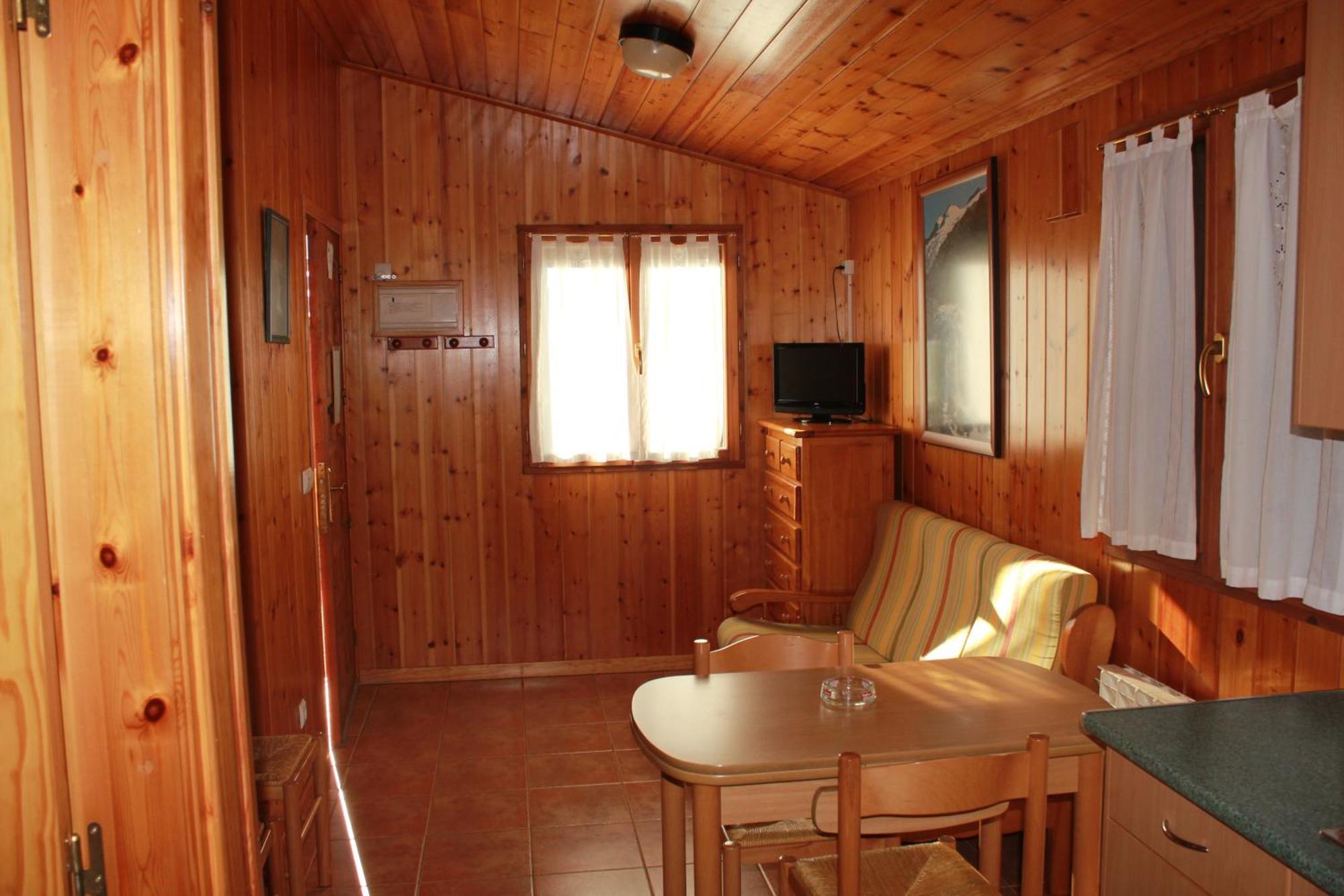 Sabiñánigo Camping Valle De Tena מראה חיצוני תמונה