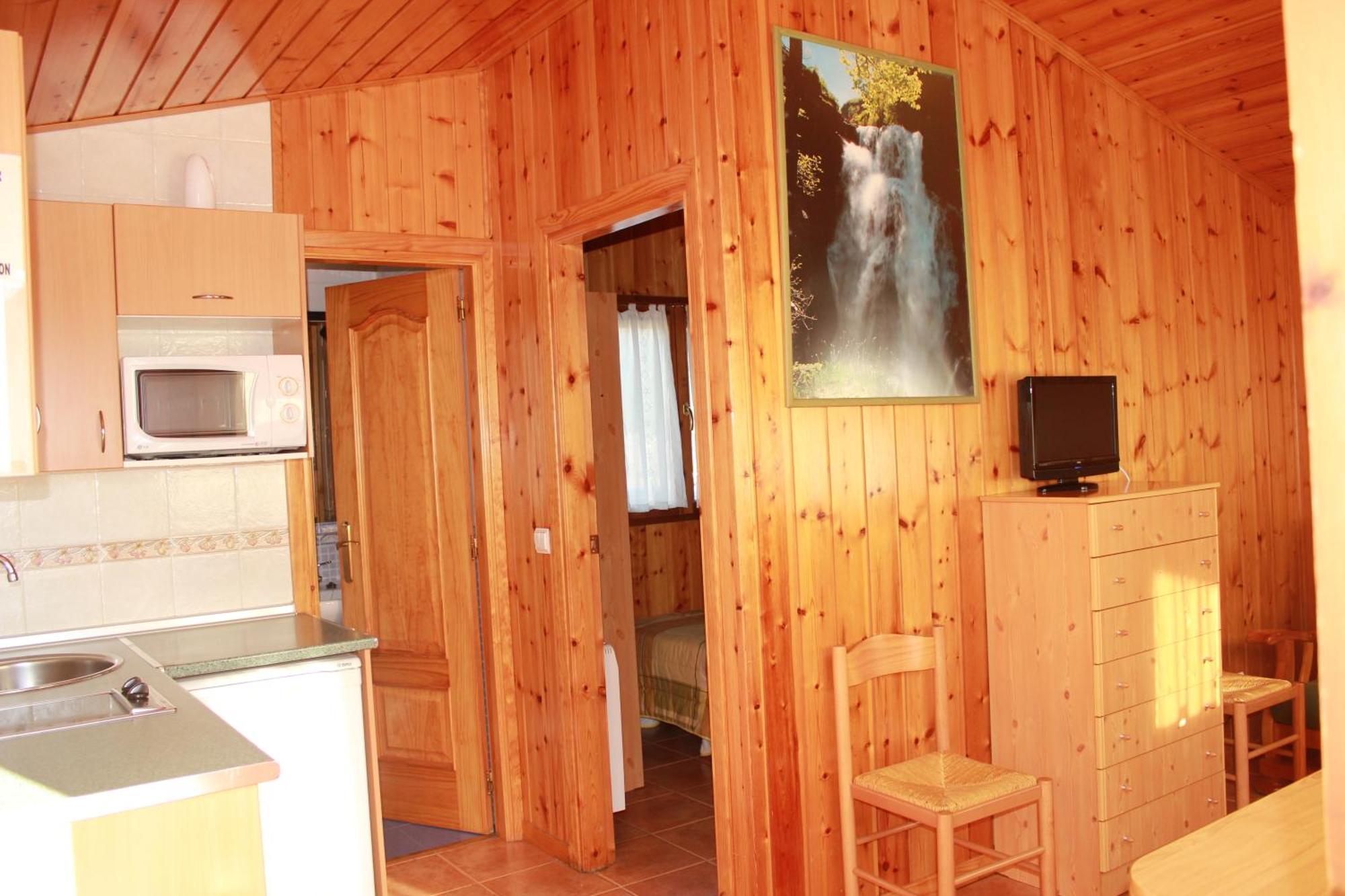 Sabiñánigo Camping Valle De Tena מראה חיצוני תמונה
