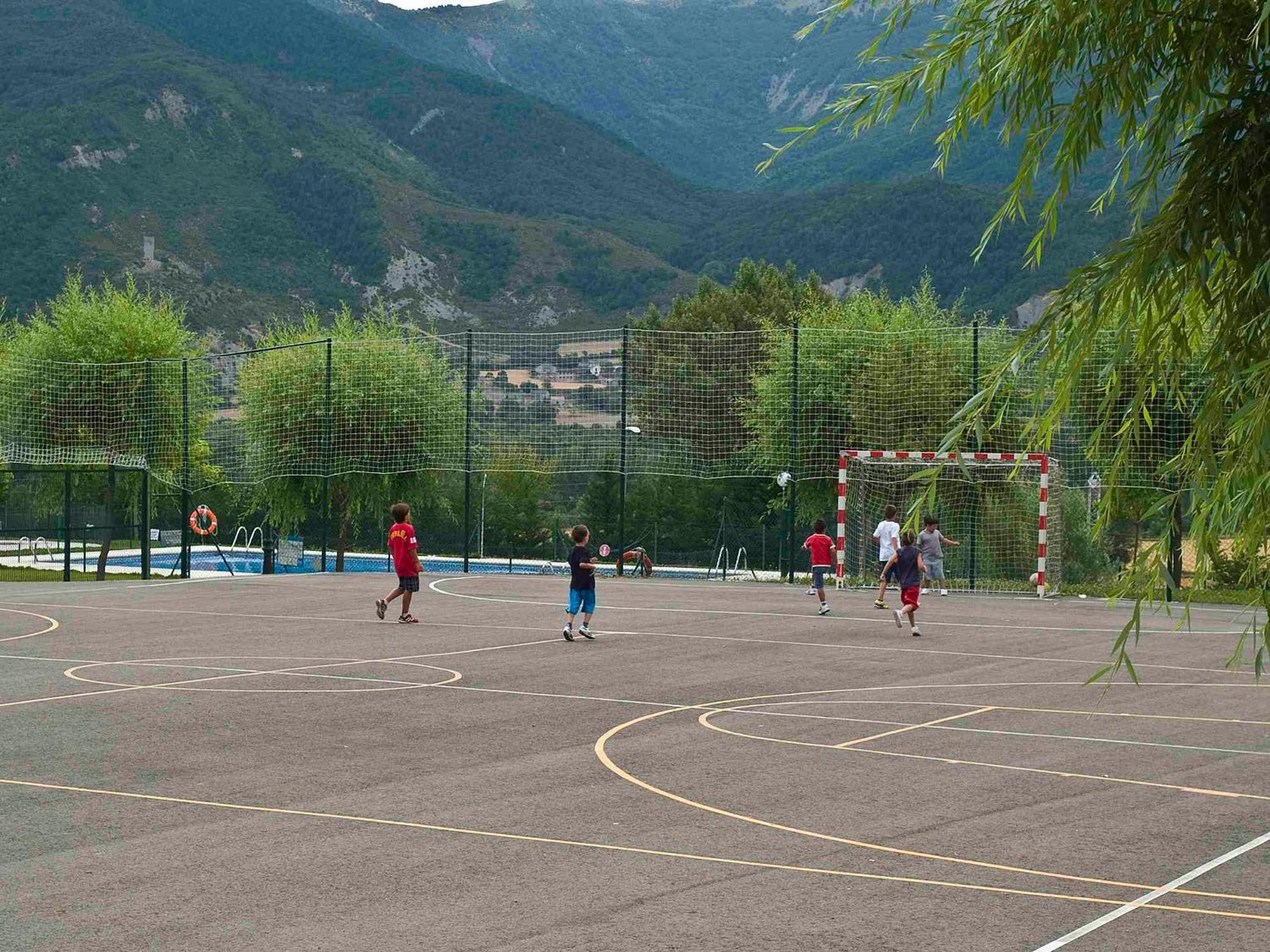 Sabiñánigo Camping Valle De Tena מראה חיצוני תמונה