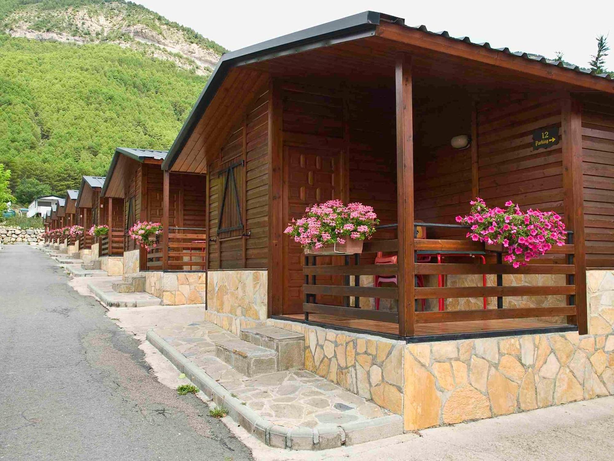 Sabiñánigo Camping Valle De Tena מראה חיצוני תמונה